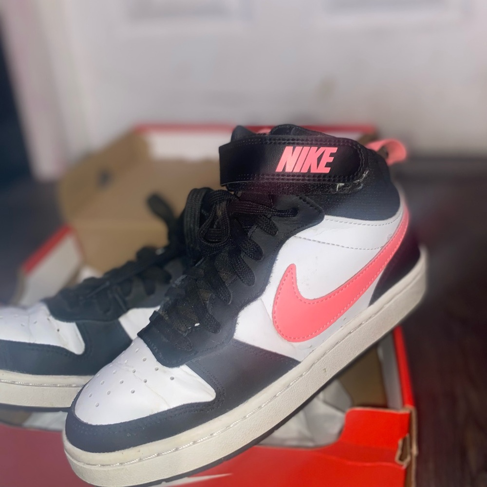 Stylish Nike Court Borough Mid 2 Sneakers